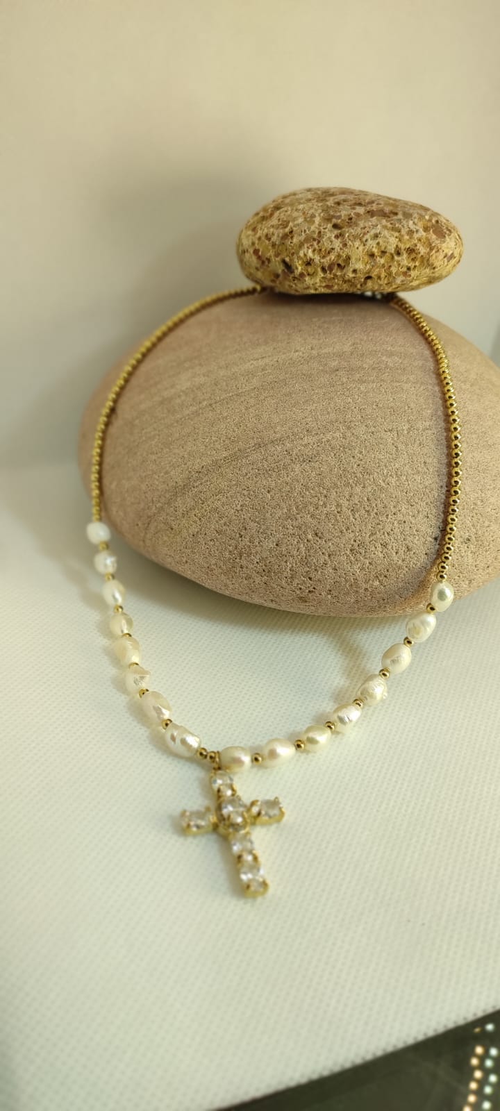 Collar Perlas y Cruz
