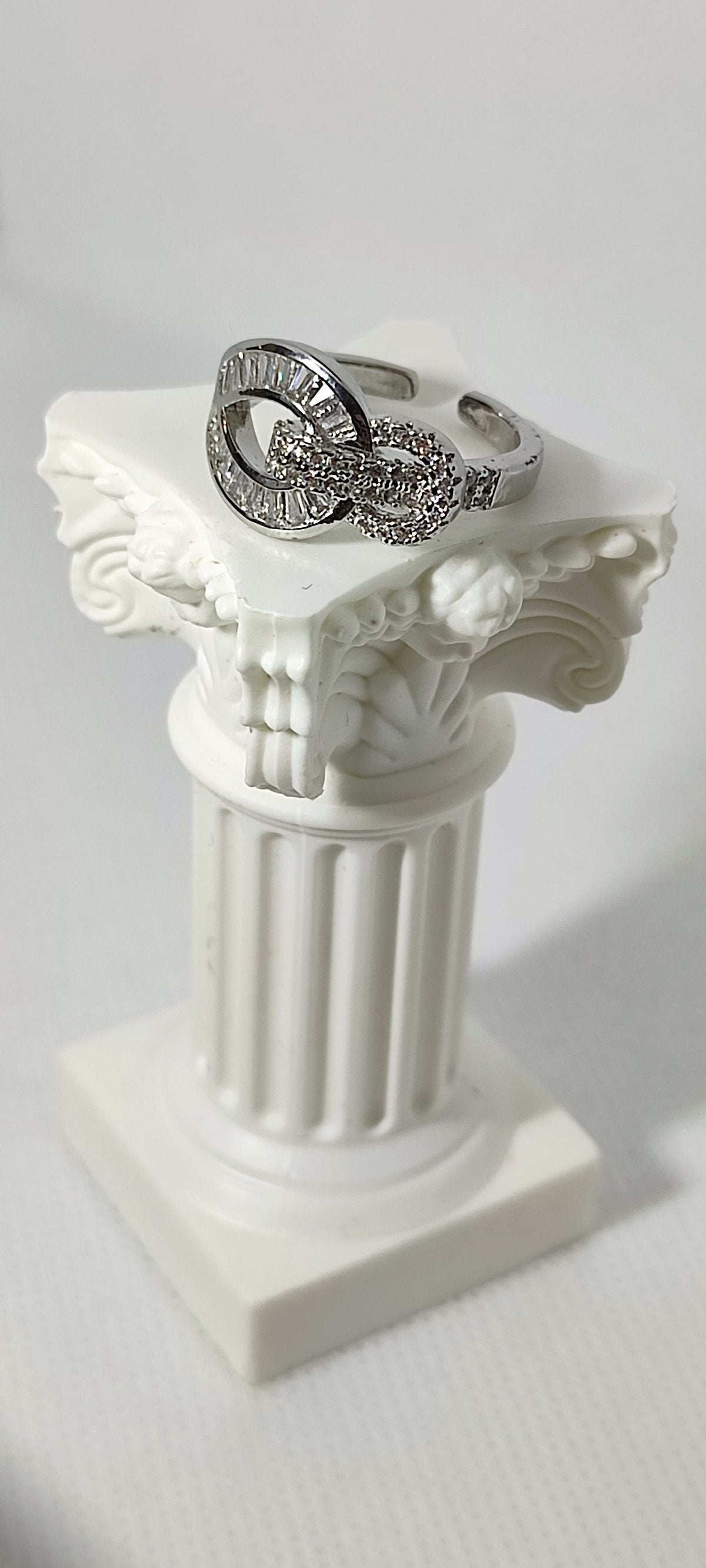 Anillo Acero y Cristales